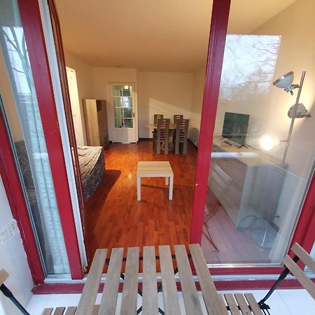 F3 Avec Balcon 5 Min Gare Sqy Et Parking Gratuit Apartment Guyancourt Bagian luar foto