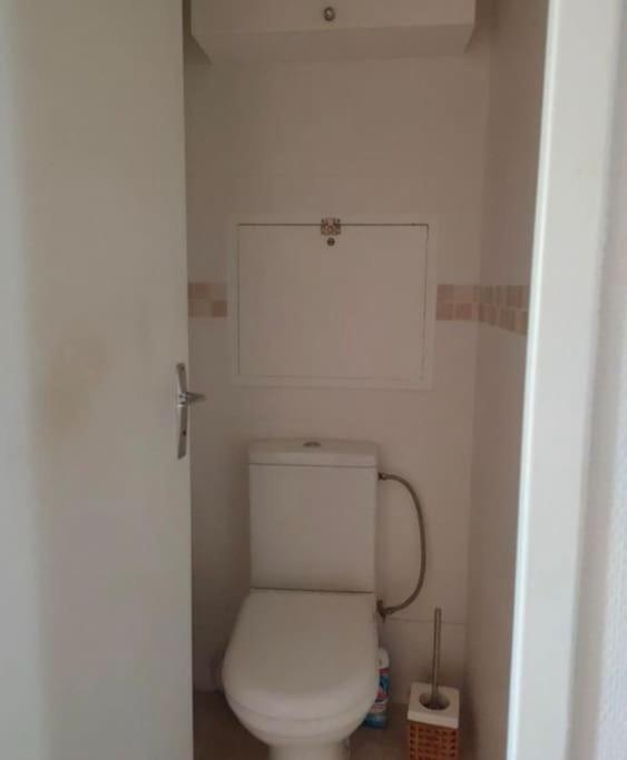 F3 Avec Balcon 5 Min Gare Sqy Et Parking Gratuit Apartment Guyancourt Bagian luar foto